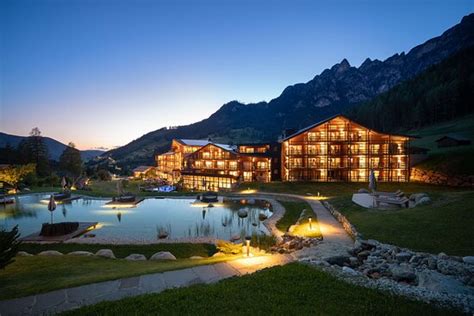CYPRIANERHOF DOLOMIT RESORT (Tiers) - Hotel Reviews, Photos, Rate ...