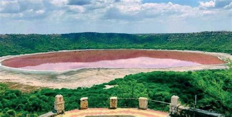 56,000 Year Old Lonar Lake In Maharashtra Turns Pink & The Reason ...