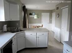 White Cabinet Paint Color by How To Paint Cabinets White White Cabinet Paint Color