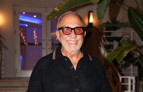 Emilio Estefan defiende a Bad Bunny para el Super Bowl 2026 - El Diario NY