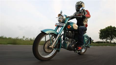 Royal Enfield Classic 500 2013 STD Exterior Bike Photos - Overdrive