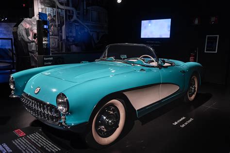 Chevrolet Corvette C1 Cabrio 1957 – Muzeum Automobilizmu | Samochodem po Europie