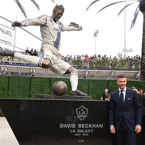 David Beckham Statue - Rotblatt Amrany Studio