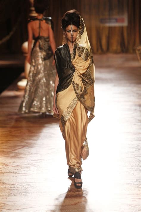 Runway Review: Shantanu and Nikhil at Couture Week | Vogue India