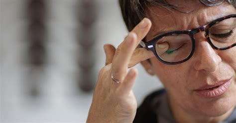 How to Get Rid of Headaches Behind the Eyes | 1-800 Contacts