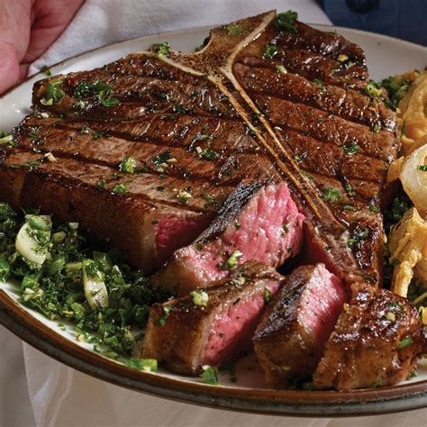 The Butcher's Guide: What is a T-bone? | Omaha Steaks