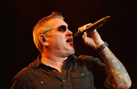 Steve Harwell, former lead singer of Smash Mouth, dies at 56 - ABC News