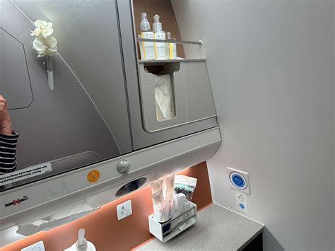 Singapore Airlines Business Class: One of the World's Longest Direct ...