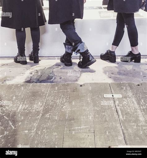 Wearing Shoes 的图像结果