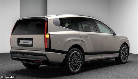 Hyundai takes on Range Rover and the luxury electric SUV segment with ...