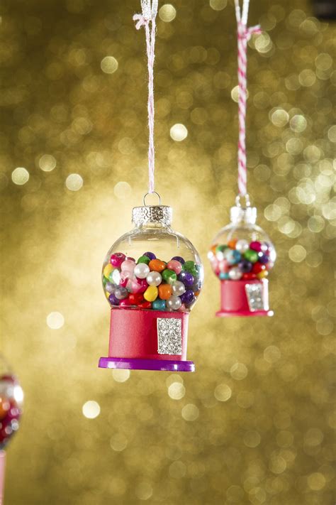 9 Holiday Craft Projects to Get You in the Holiday Spirit