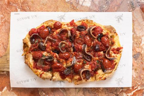 All Roads in Brentwood Is a Charming Ode to Roman Cuisine Serving Pinsa ...