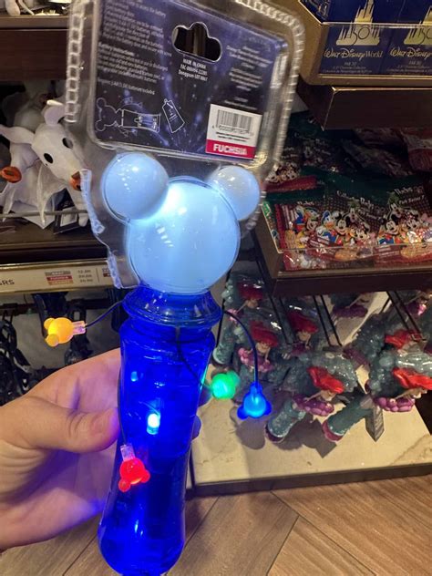 Your Guide to Disney Bubble Wands and Light Up Toys (Photos+Prices ...