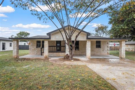 4805 Blue Water Cir, Granbury, TX 76049 | Homes.com