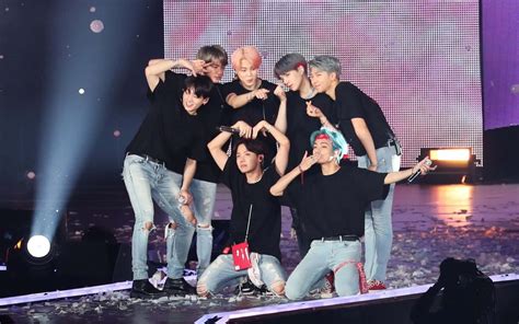 [200+] Bts Concert Pictures | Wallpapers.com