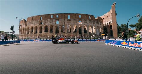 Epic showrun: Red Bull F1 car delivers spectacle in Rome