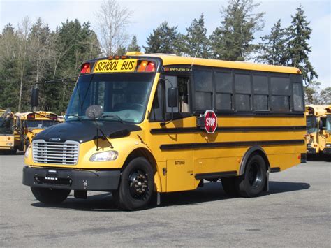 How Wide Is A Short School Bus at Kathleen Phillips blog