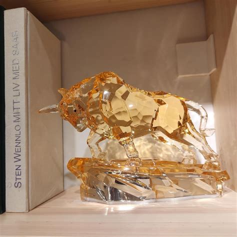 Acrylic Bull – Ratios Store