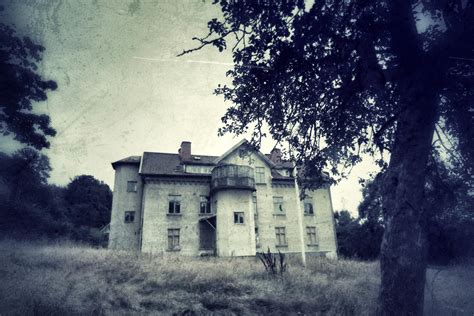 This Is The 'Scariest Haunted Place' In Massachusetts | iHeart