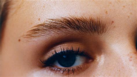 The best eyelash growth serums for longer, thicker lashes | Vogue India
