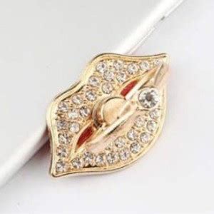 Nyx Unique Lips Bling 3D Mobile Grip Holder Gold Mobile Holder Price in ...