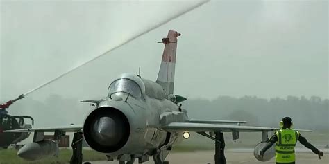 MiG 21 Retirement: ఆకాశంలో ముగిసిన మిగ్-21 శకం.. 62 ఏళ్ల సేవకు ఘన ...