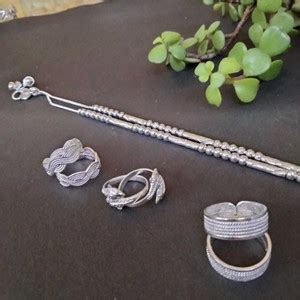 Nevy Beads Anklet with 3 Pair Toe Ring Alloy, Metal, Stone Anklet Price ...