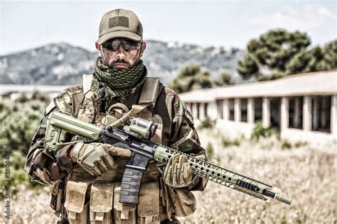 Mercenary 的图像结果