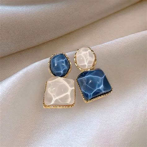 Two-Tone Abstract Enamel Drop Earring – Mode & Minimal