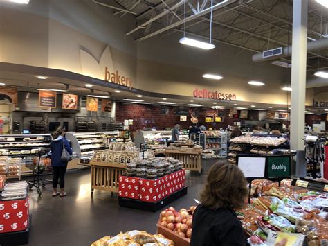 SHAW'S - 585 Taunton Ave, East Providence RI - Hours, Directions ...