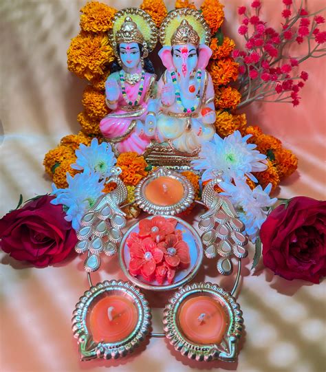 Royal Peacock Candle | Majestic Light