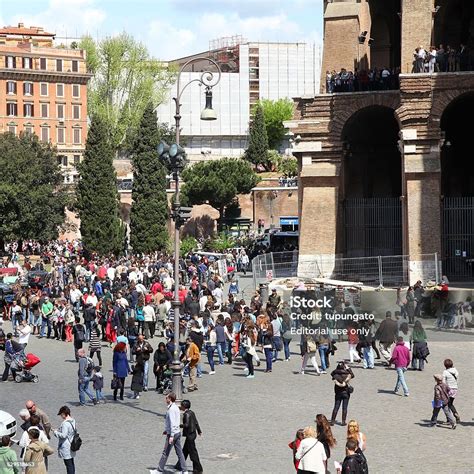 Rome People Stock Photo - Download Image Now - Amphitheater, Ancient ...