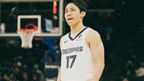 Memphis Grizzlies sign 5-foot-8 Yuki Kawamura to two-way contract