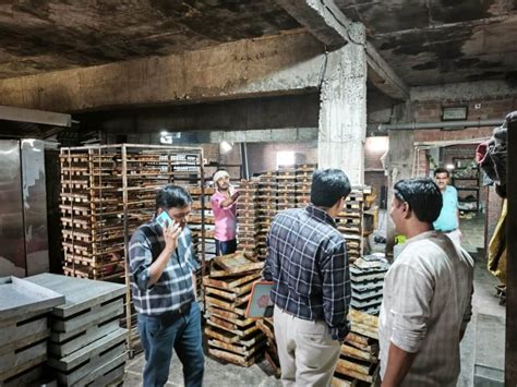 Dabra News : ऑयल मिल और नमकीन फैक्ट्री पर फूड विभाग ने मारा छापा, जांच ...