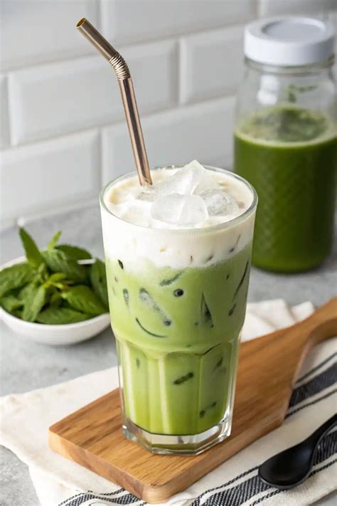 Iced Vanilla Matcha Latte – Best Taste, Benefits & Recipe