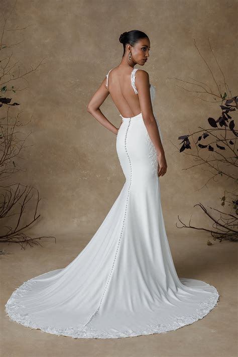 Ginny: Scoop Neck and Back Stretch Crepe Fit and Flare Wedding Dress | Justin Alexander
