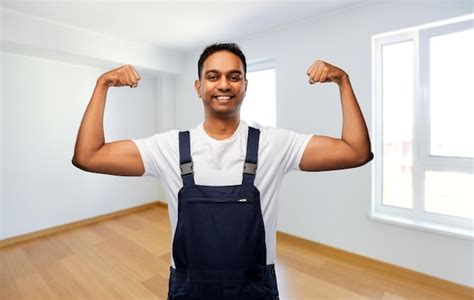 Indian builder showing his power at new home | Premium Photo
