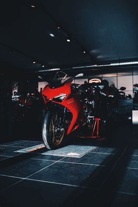 Download wallpaper 800x1200 ducati panigale v2, ducati, motorcycle, the ...