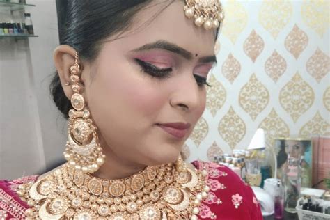 Royale Beauty Salon - Makeup Artist - Pune University - Weddingwire.in