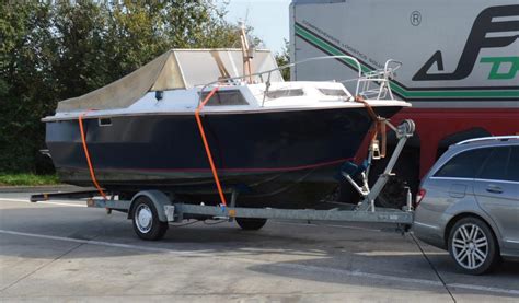 Motorboot Kajütboot mit Volvo Penta AQ115 inklusive Strassentrailer in ...