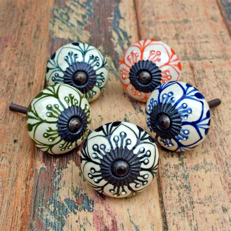 Nerium Floral Hand Painted Ceramic Drawer Knob – Spruce and Pop