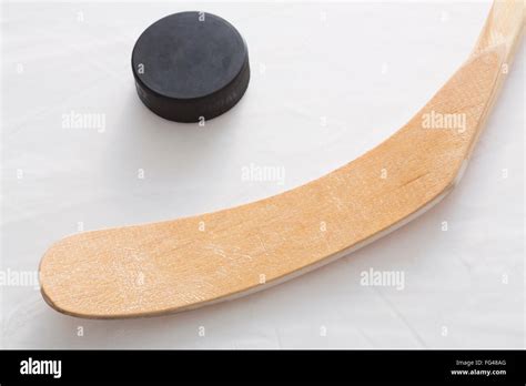 Hockey Stick and Puck 的图像结果