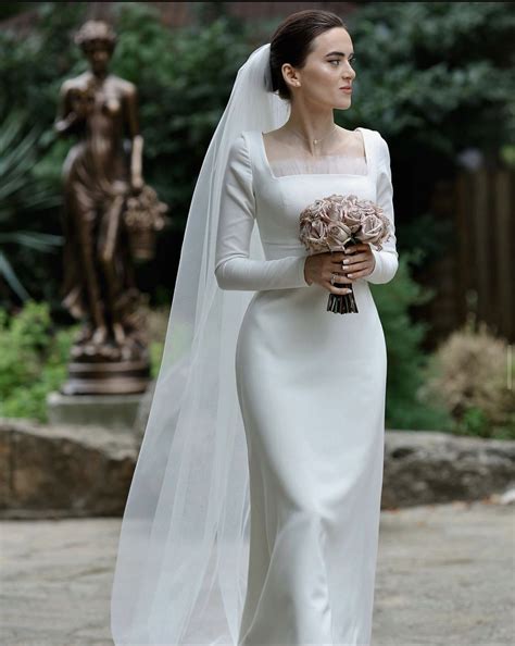 Pin by Hasti Angel on Wedding dresses | Minimal wedding dress, Gorgeous wedding dress, Classic ...