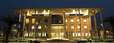 Check Out These Top 10 Most Beautiful College Campuses In India!