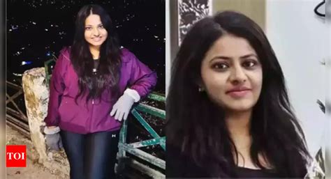 Father's poll affidavit shows IAS officer Puja Khedkar is from OBC ...