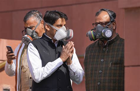 Air pollution: Deepender Hooda, 3 Haryana Cong MPs wear gas masks at ...