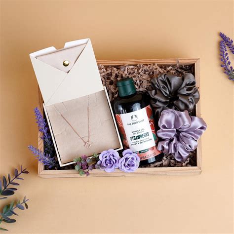 Buy Pamper and Adorn Gift Box for Rakhi Online – BoxUp Luxury Gifting