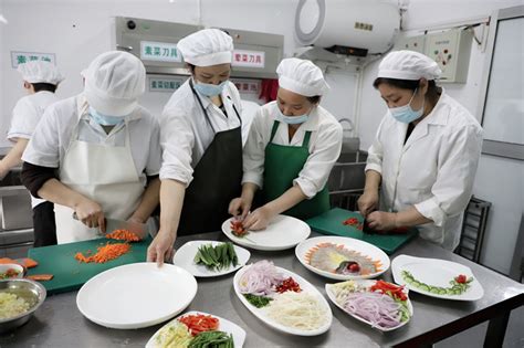 昆仑实验幼儿园教育集团食堂工作人员厨艺大比拼活动