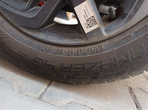 Apollo Amazer 4G Eco 165/70 R14 81T Tubeless Car Tyre (With Free Air ...