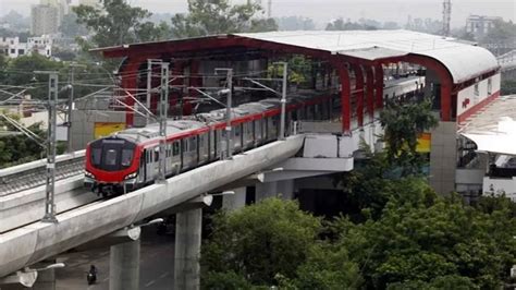 Lucknow Metro: लखनऊ में अब स्टेशन कंट्रोलर भी चलाएंगे मेट्रो ट्रेन ...